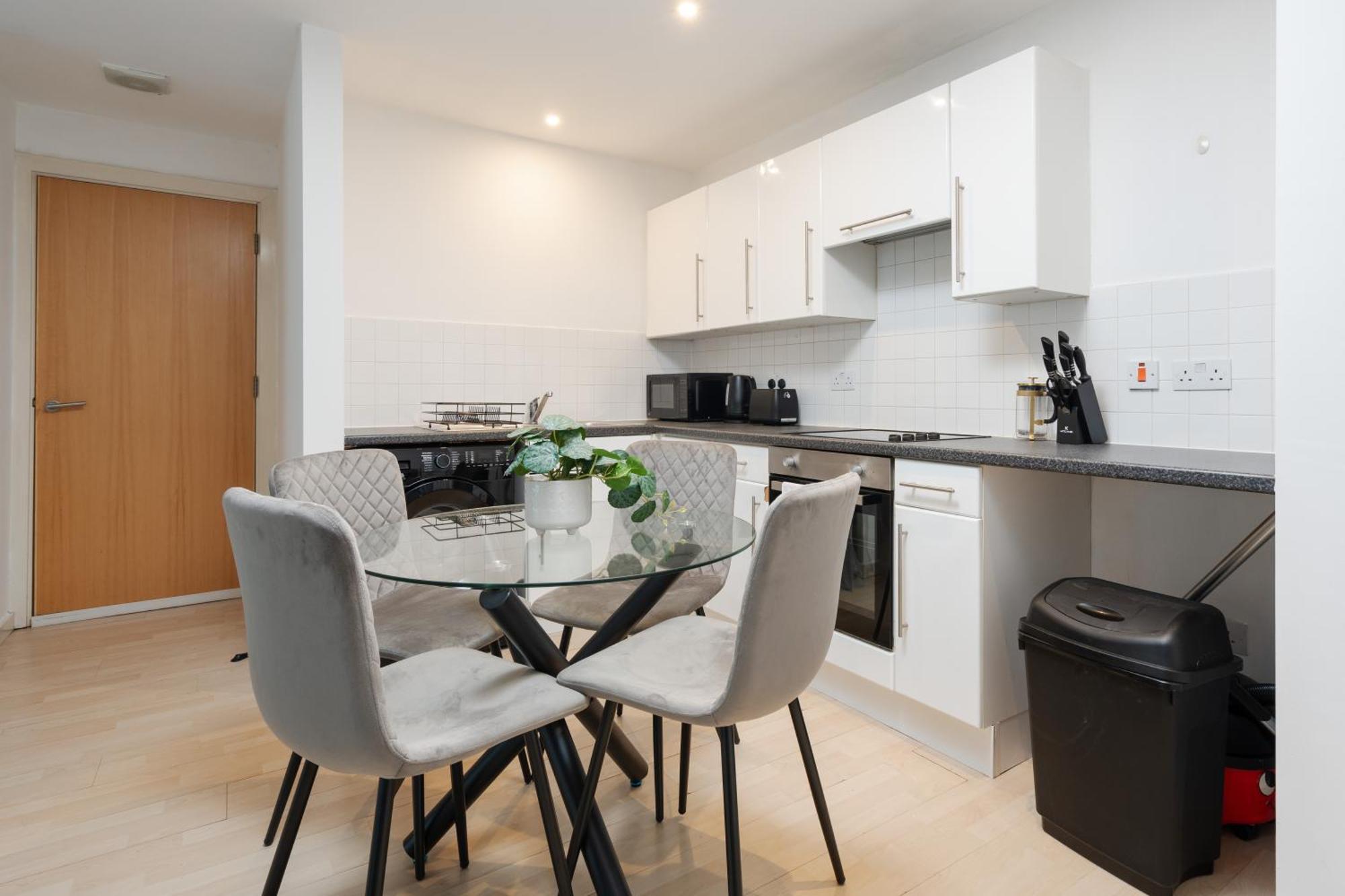 Lux Livin' - Luxury 2 Bed Centre Free Parking Apartamento