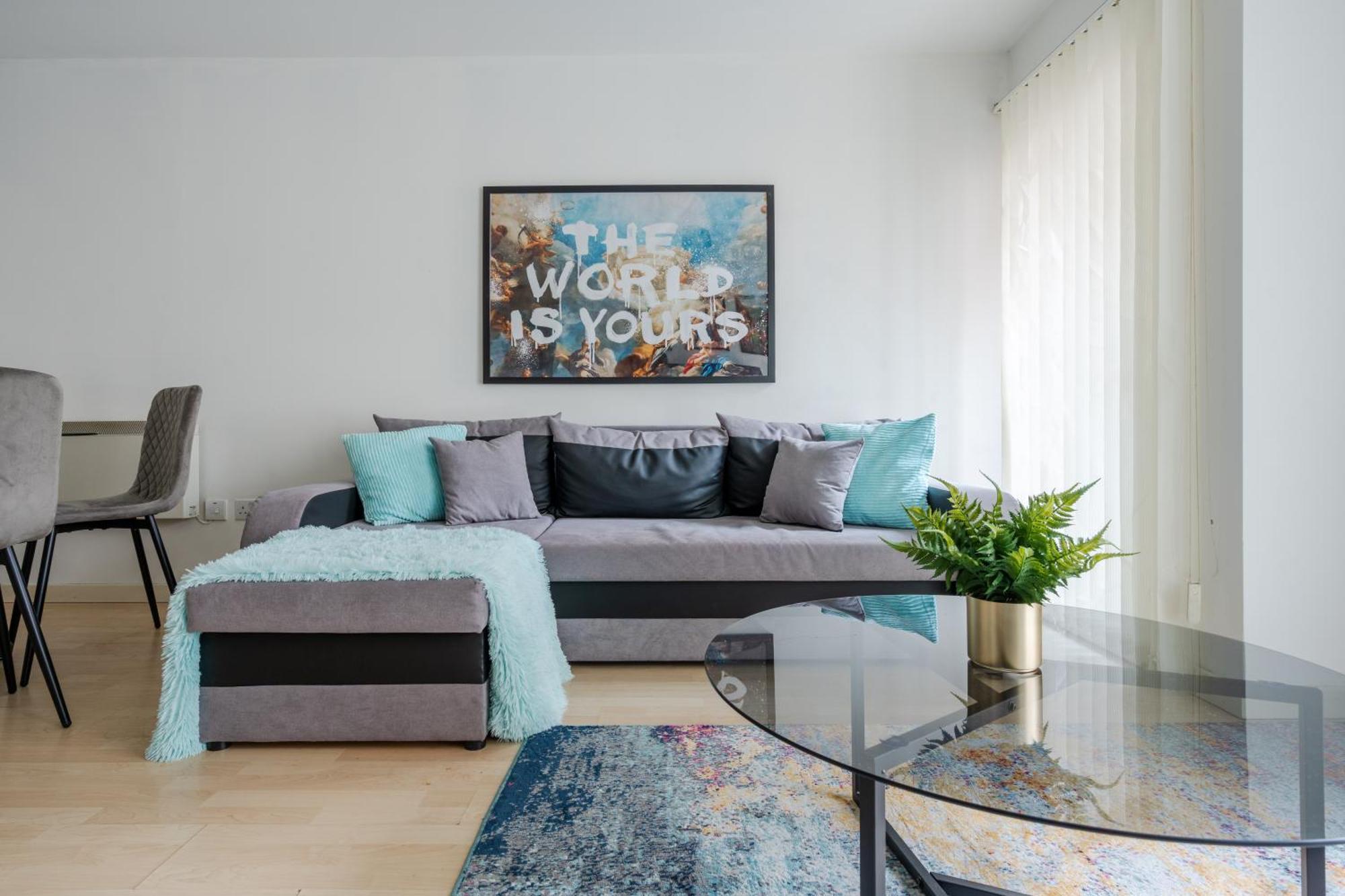 Lux Livin' - Luxury 2 Bed Centre Free Parking